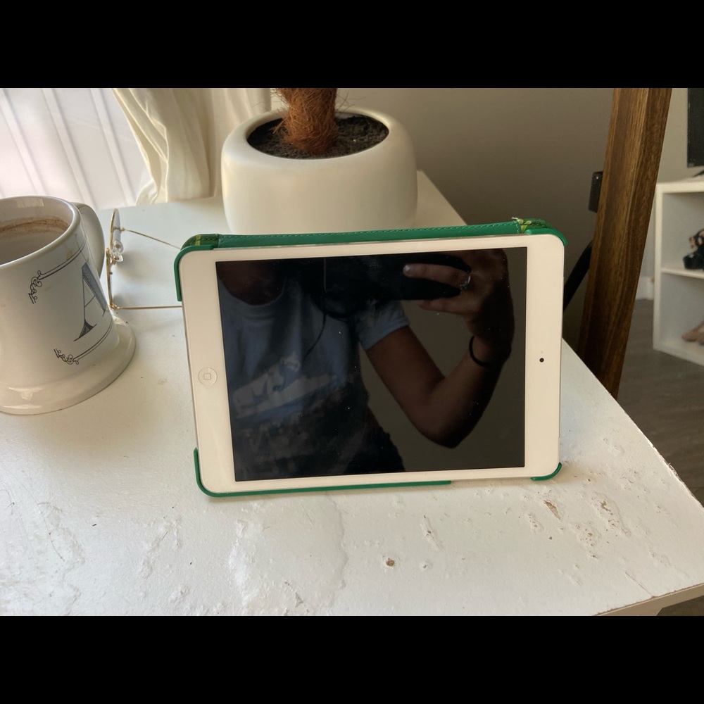 Apple iPad Mini 16GB WiFi + 4G, Verizon, White - Picture 8 of 9